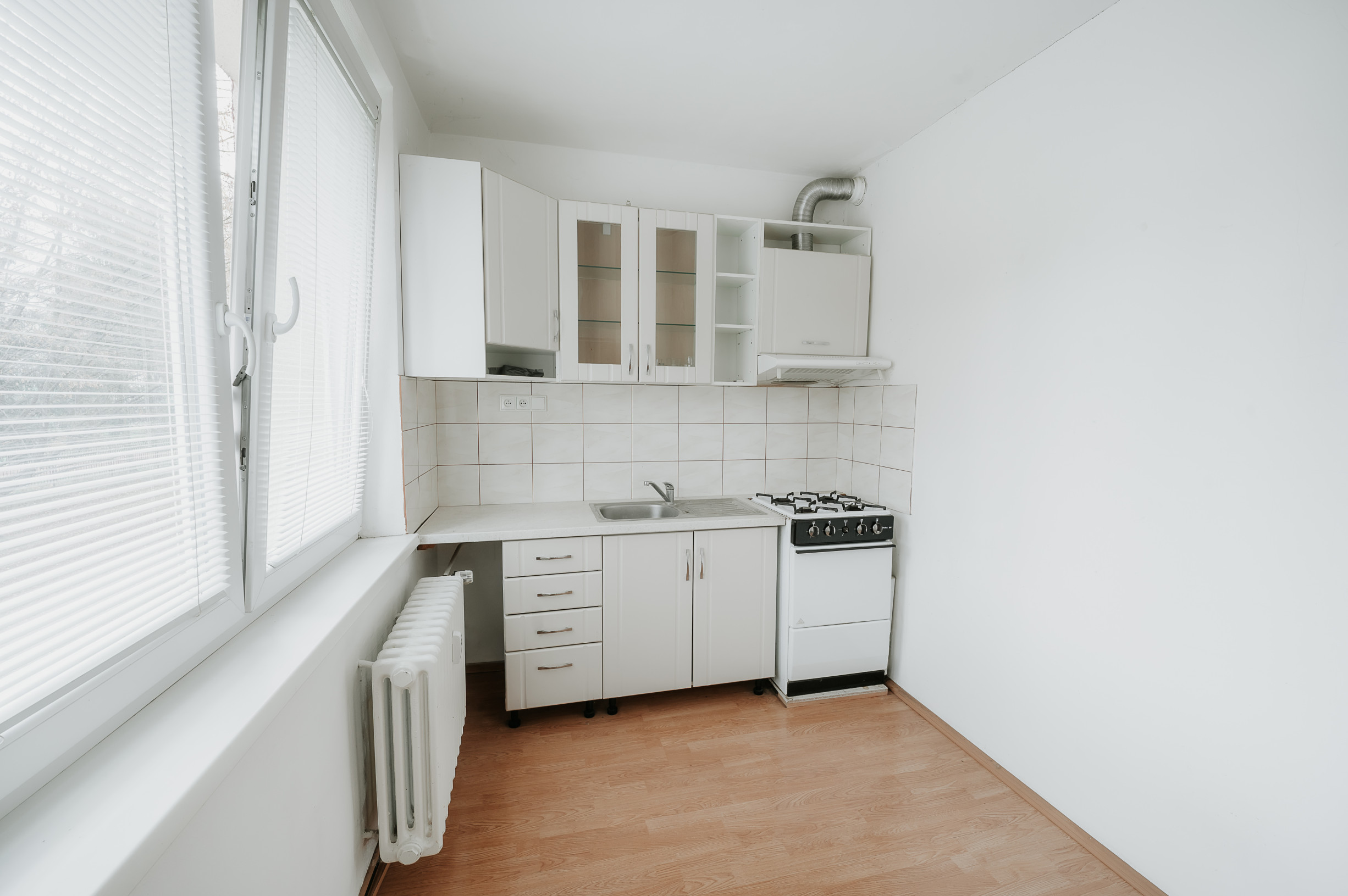 Exkluzívne ponúkame na PRENÁJOM 1 izbový byt na ulici Komenského 16, v Bardejove.