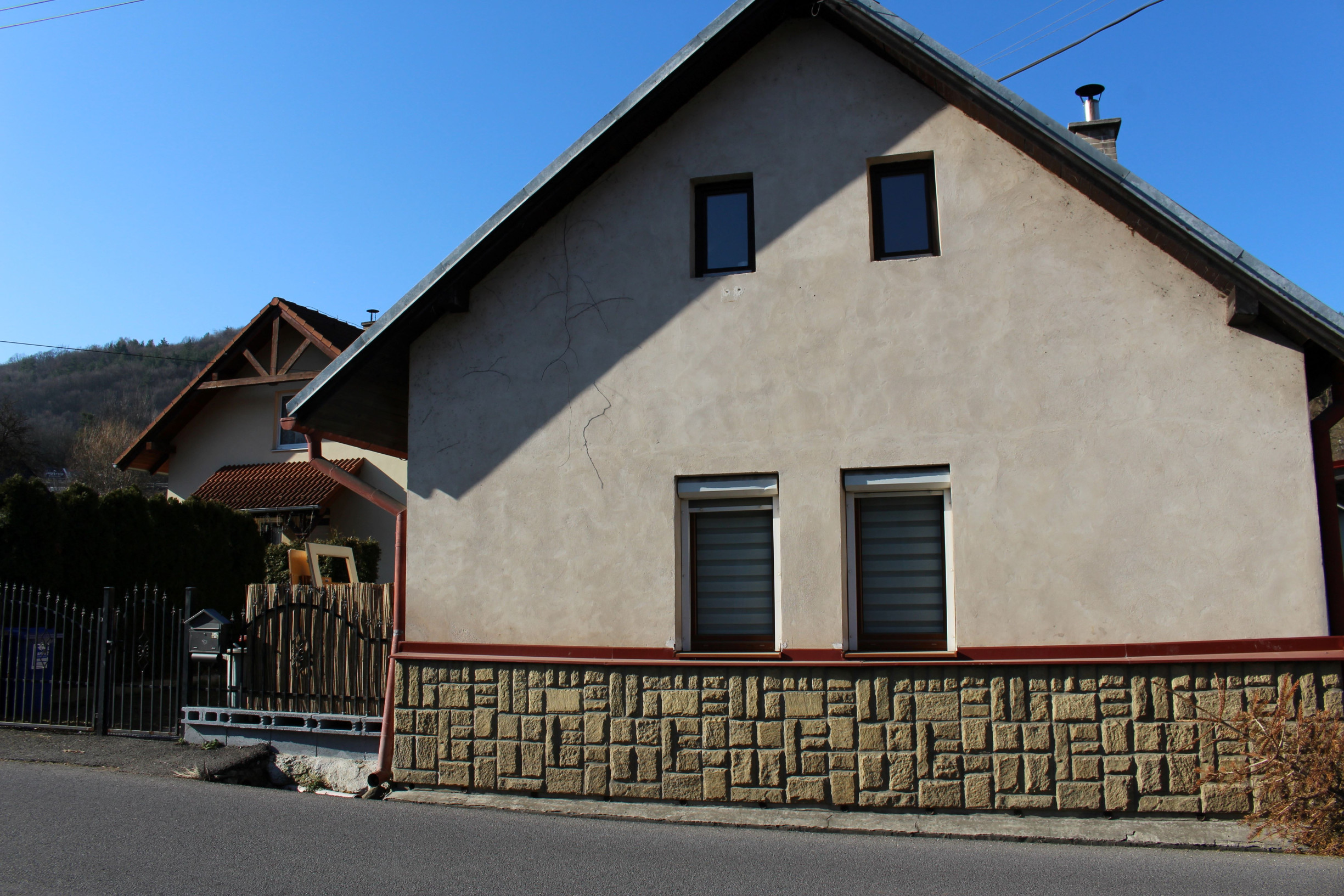 Predaj 3 izb. rod. dom, Banská Bystrica - Kostiviarska