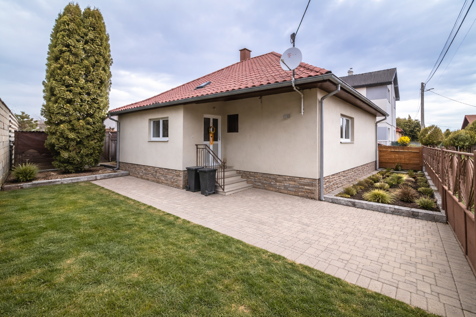 Na predaj tehlový • 4i RD v slepej ulici • Valaliky