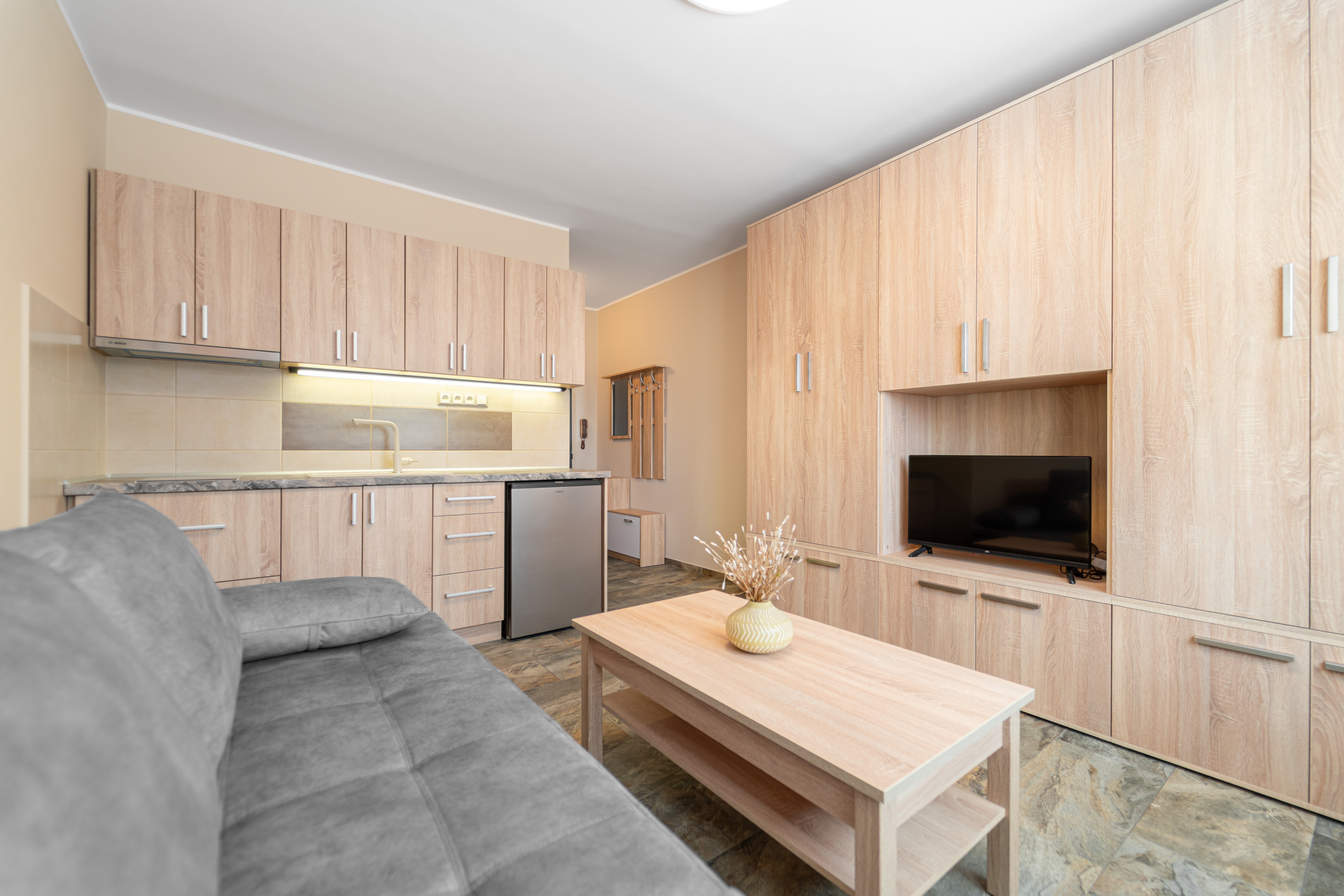 Na predaj štýlová, kompletne zrekonštruovaná garsónka – ideálna investícia aj štartovacie bývanie