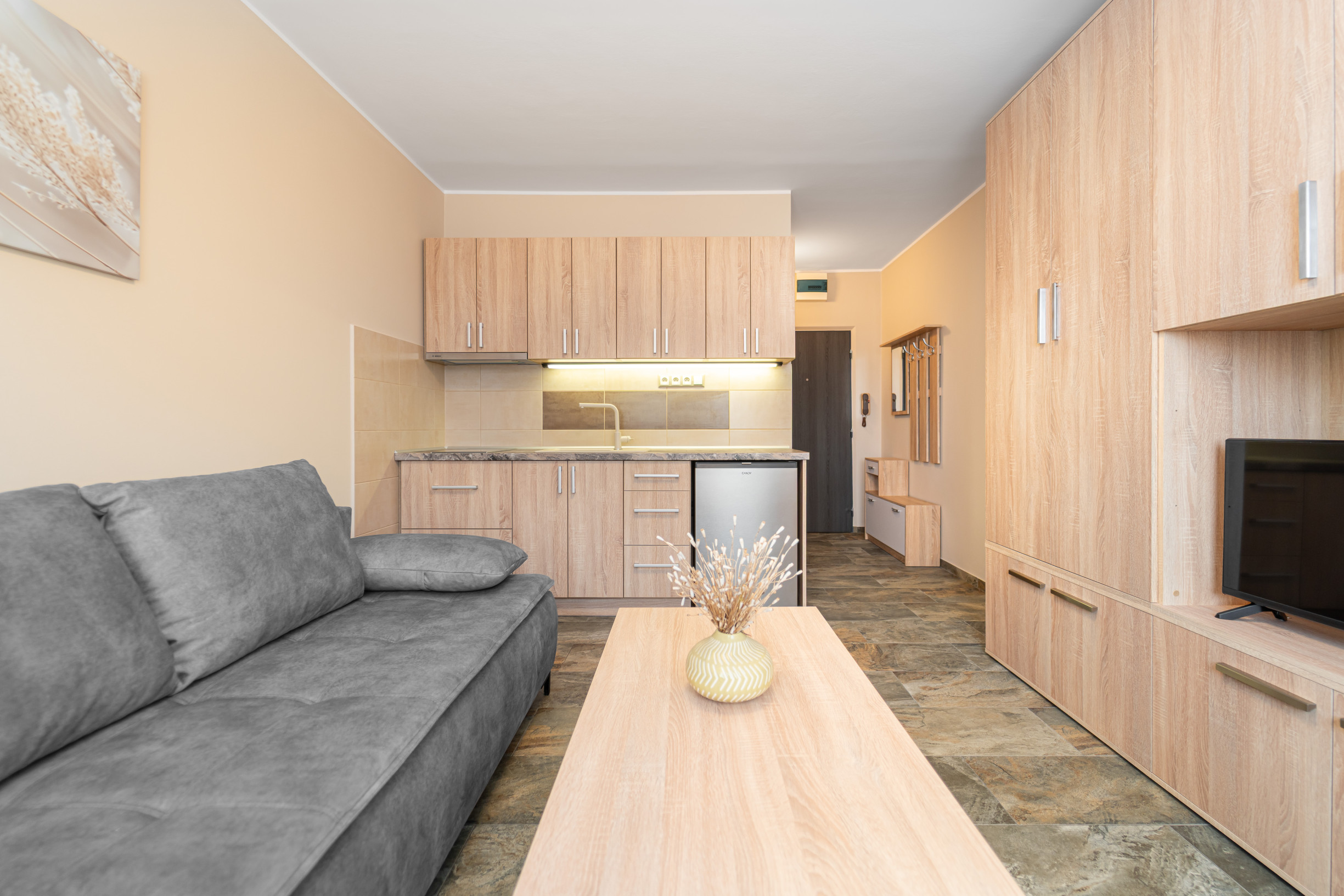 Na predaj štýlová, kompletne zrekonštruovaná garsónka – ideálna investícia aj štartovacie bývanie