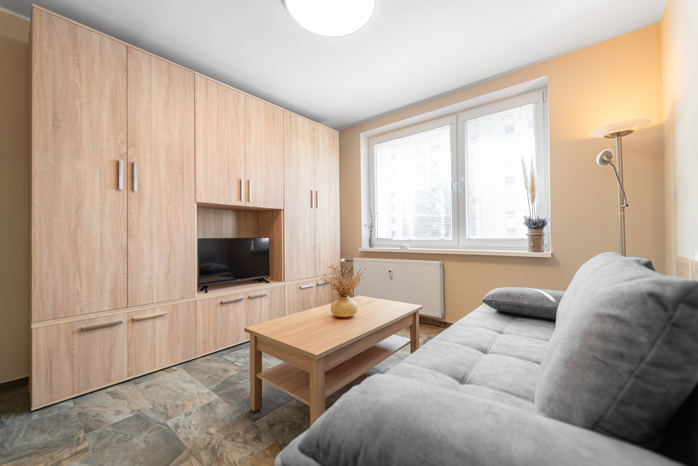 Na predaj štýlová, kompletne zrekonštruovaná garsónka – ideálna investícia aj štartovacie bývanie