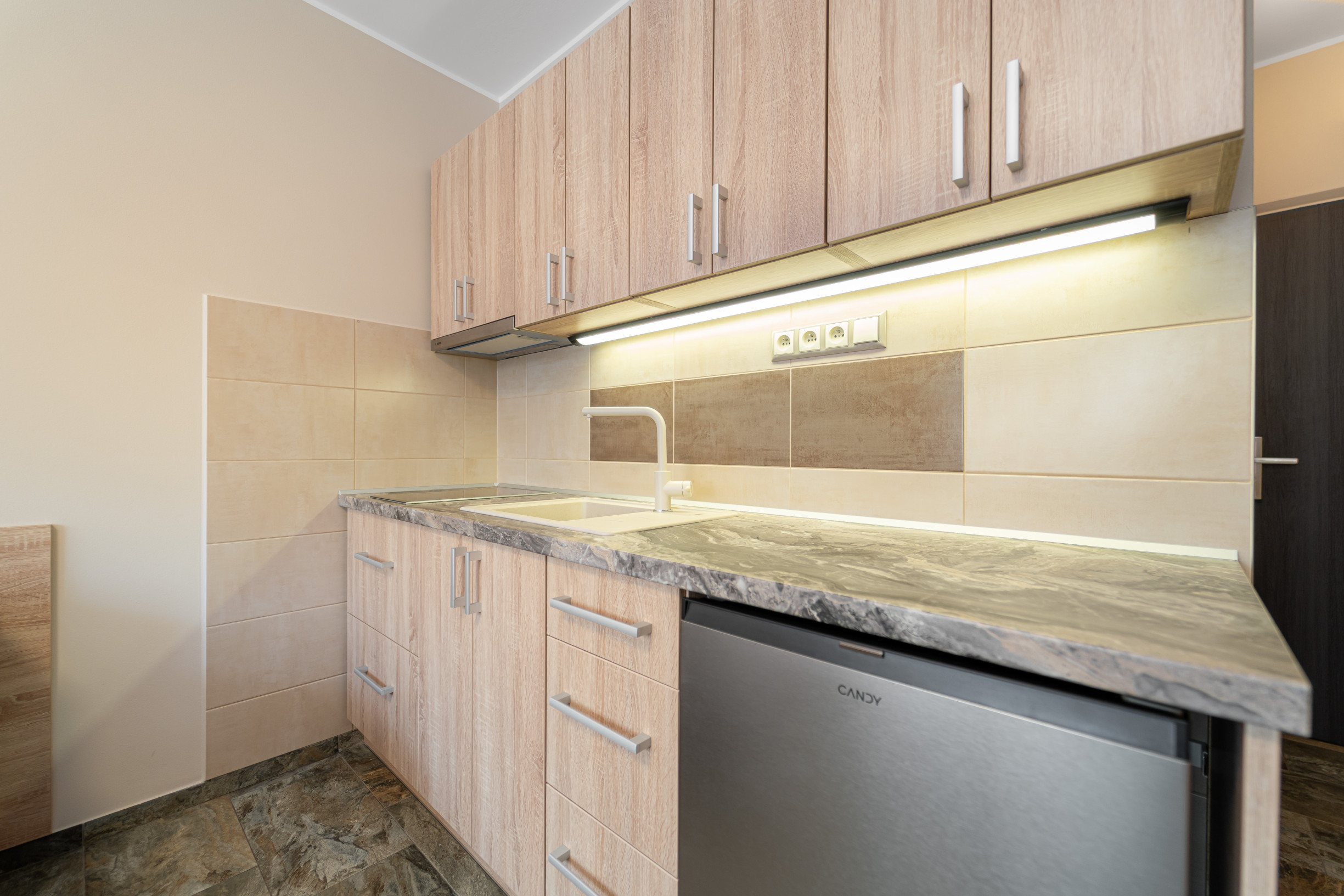 Na predaj štýlová, kompletne zrekonštruovaná garsónka – ideálna investícia aj štartovacie bývanie