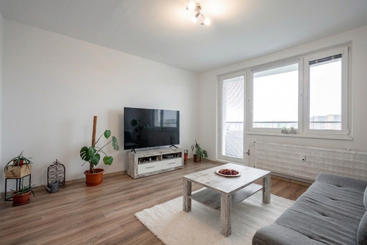 NA PREDAJ 3-izbový byt 74 m2 po kompletnej rekonštrukcií s loggiou, ul. Gessayova