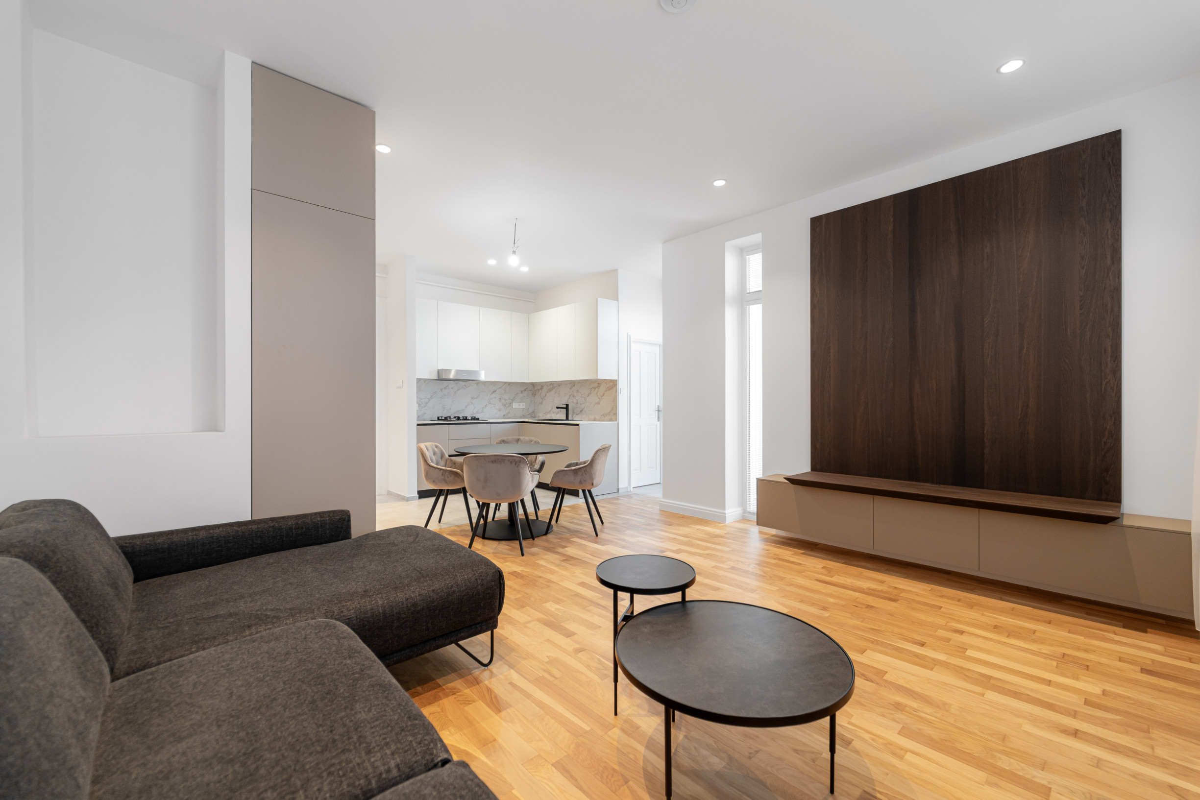 Tehlový 3 izbový byt 92 m2 po novej kompletnej rekonštrukcii s balkónom v centre mesta na ul. Palackého v Košiciach.