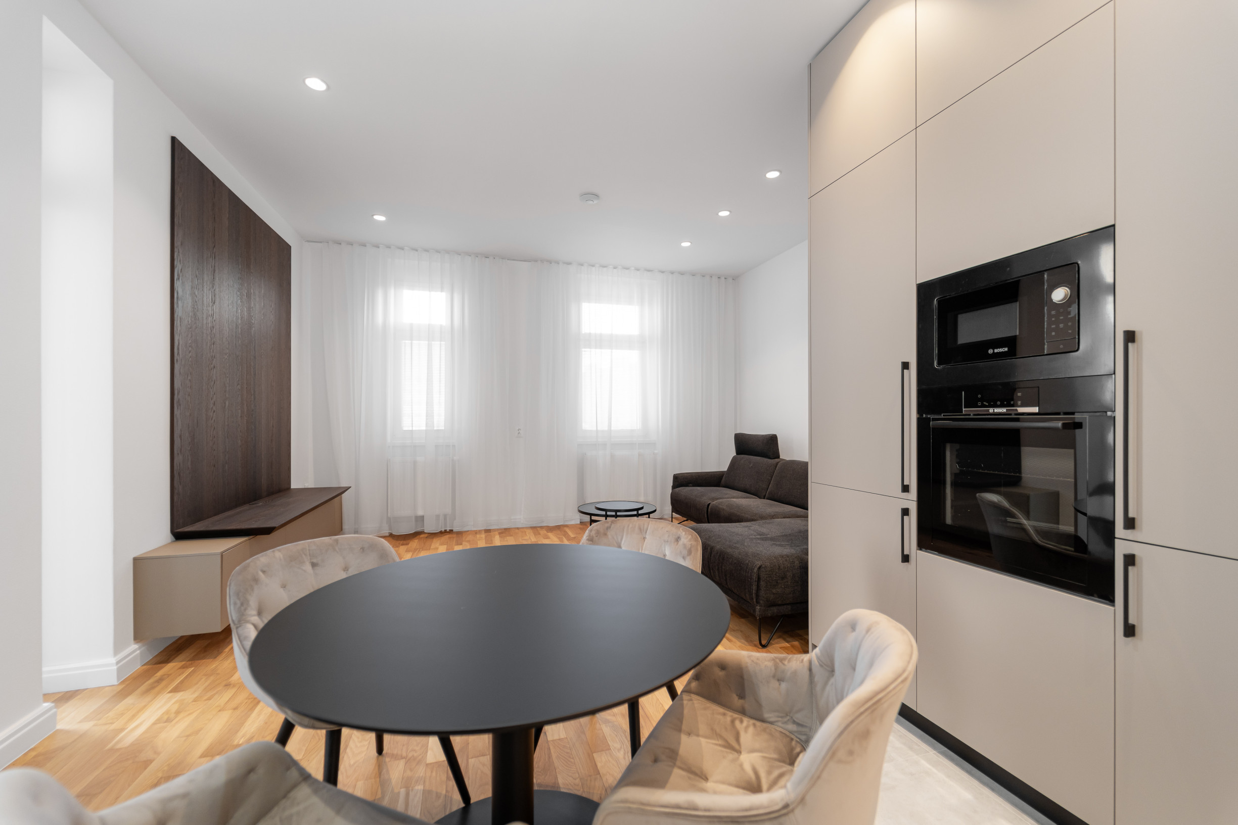 Tehlový 3 izbový byt 92 m2 po novej kompletnej rekonštrukcii s balkónom v centre mesta na ul. Palackého v Košiciach.