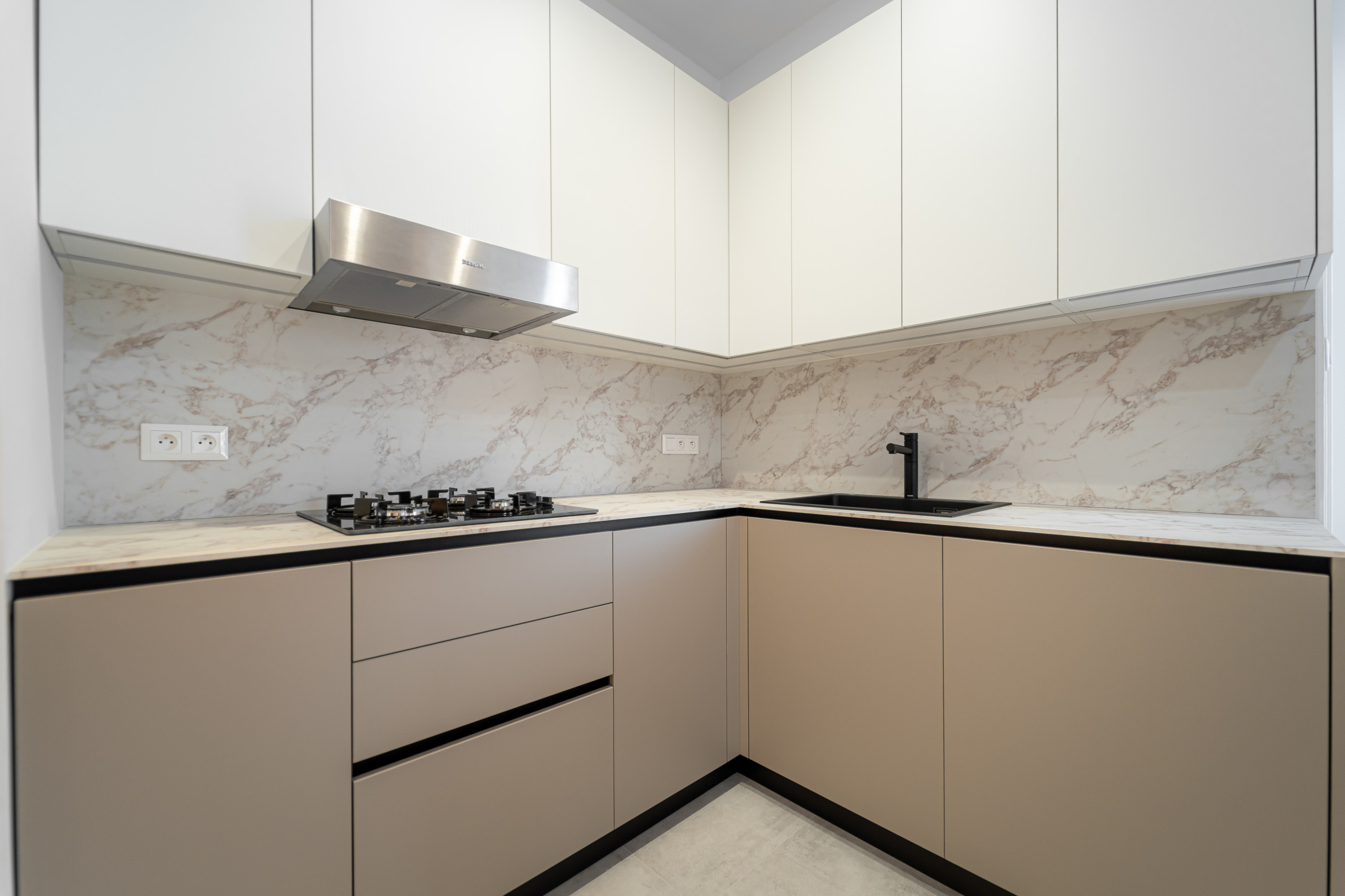Tehlový 3 izbový byt 92 m2 po novej kompletnej rekonštrukcii s balkónom v centre mesta na ul. Palackého v Košiciach.