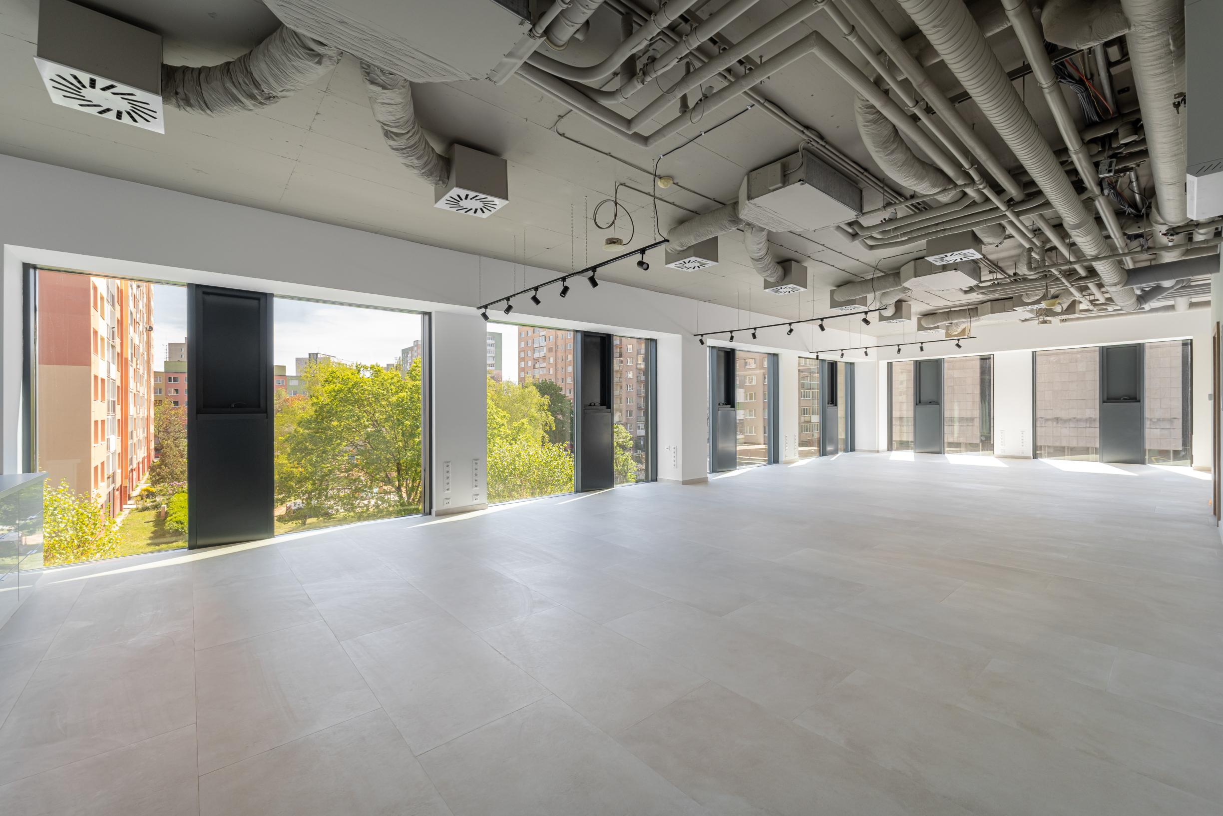Moderný nebytový priestor open space o veľkosti 124,76 m2 v DUETT Business Residence na prenájom.