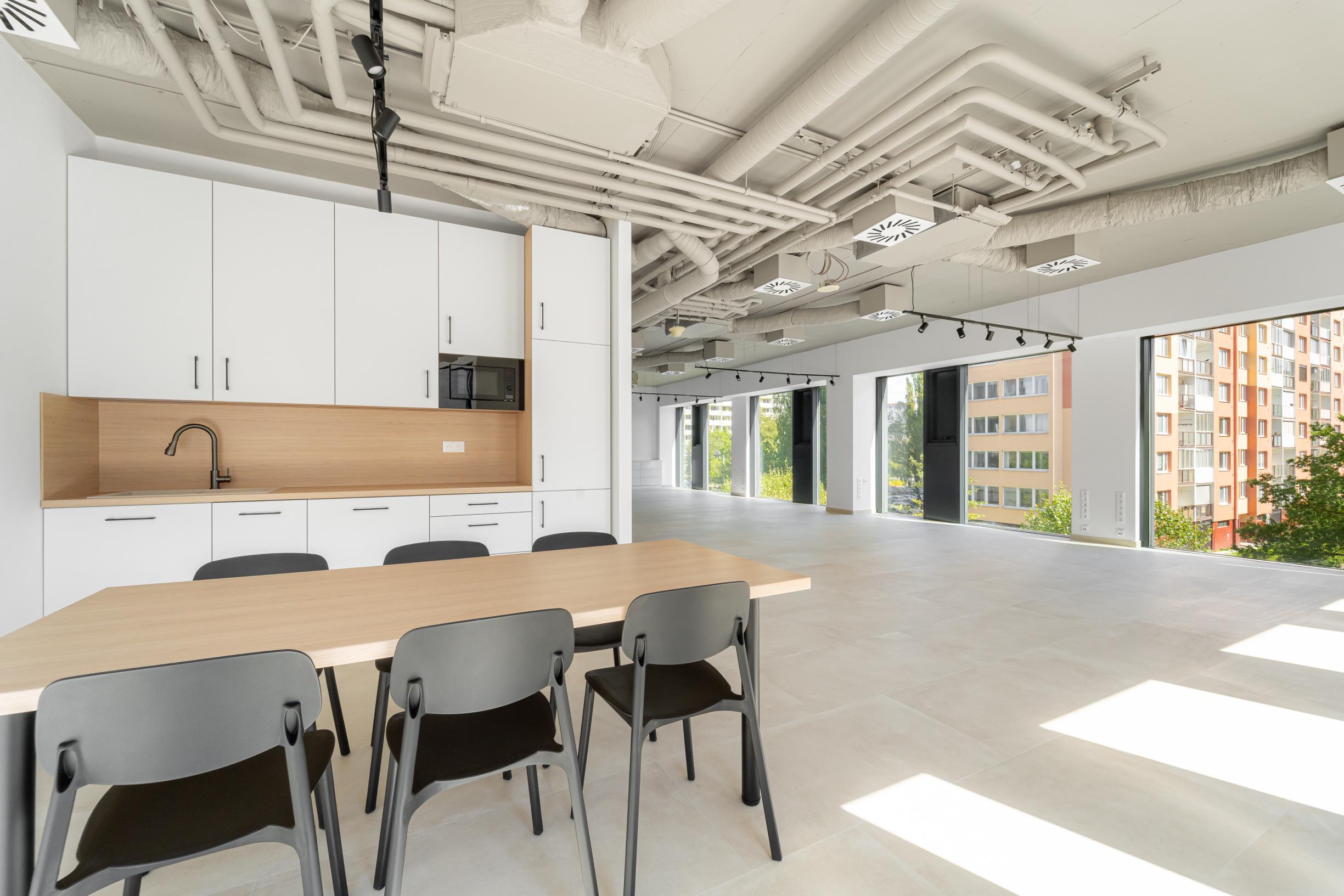Moderný nebytový priestor open space o veľkosti 124,76 m2 v DUETT Business Residence na prenájom.
