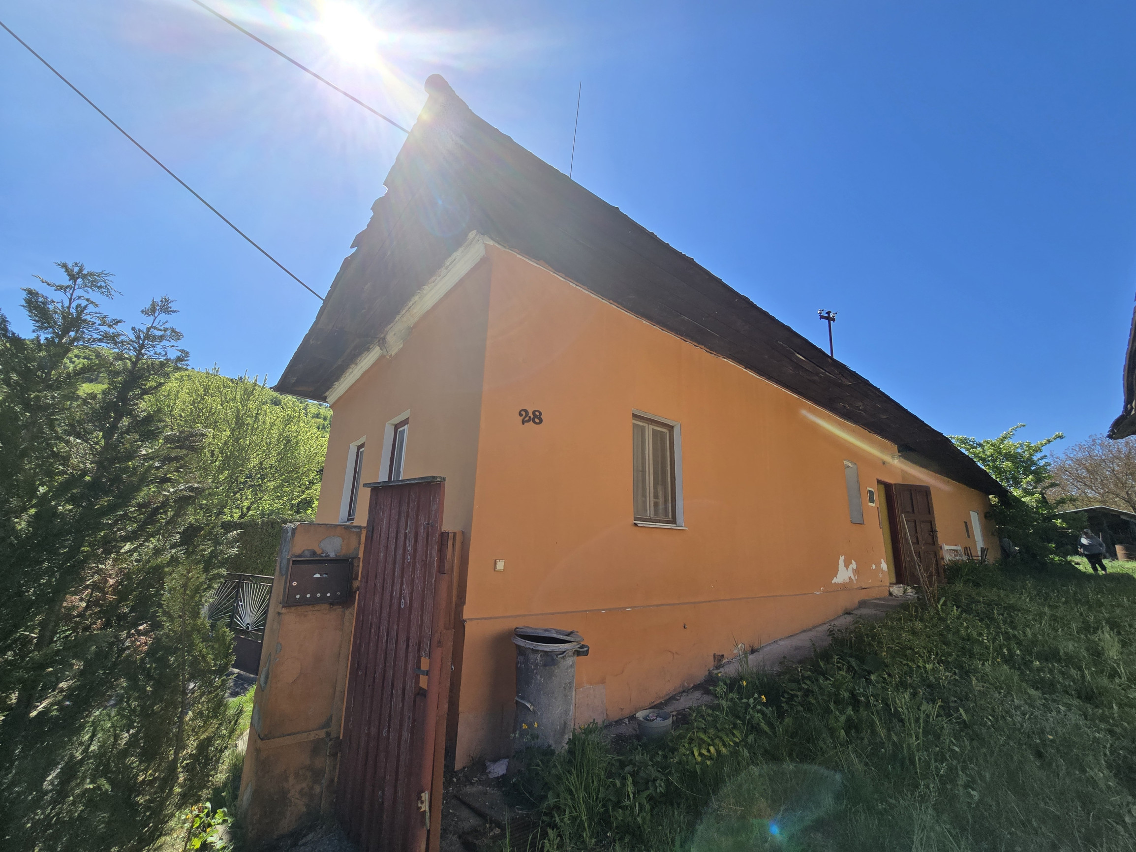 Exkluzívna ponuka! Ponúkam na predaj  menší rodinný dom v obci Vlachovo okres Rožňava