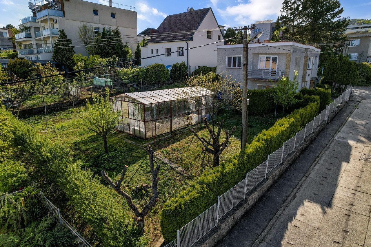 Na predaj rodinný dom s garážou, pozemok 817 m2, Hornoulická ulica, Bojnice