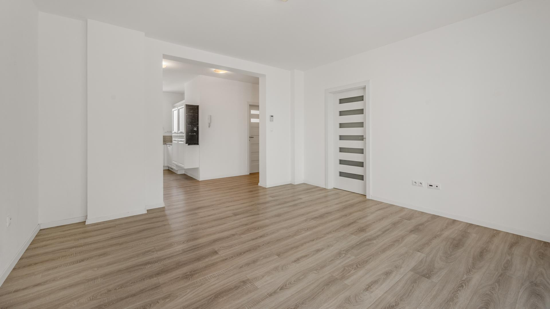 Prenájom 2-izbový byt 61 m2, Vajanského, Piešťany