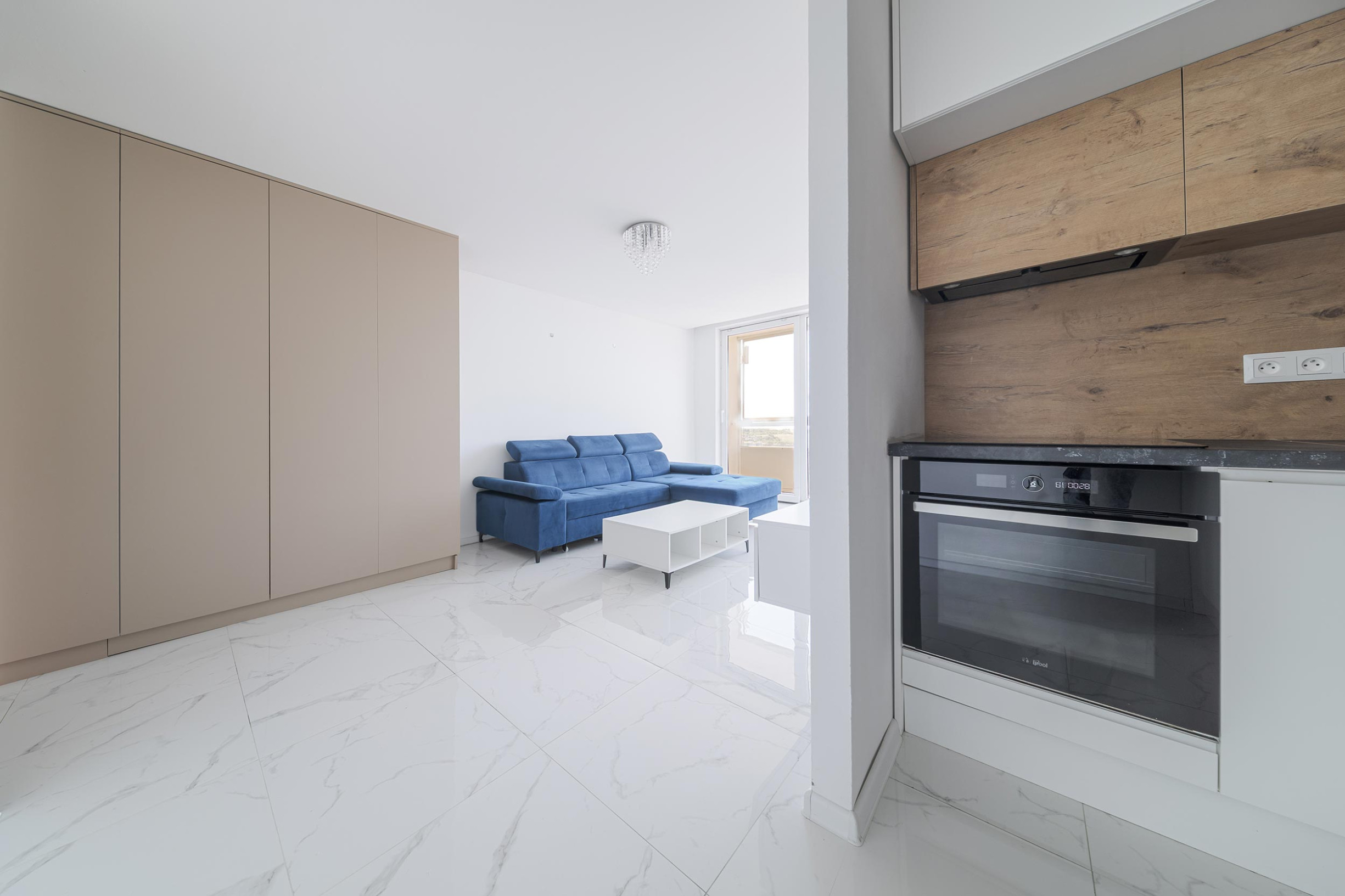 1,5-izbový, predaj, kompletná rekonštrukcia, 43 m2, pražský typ, loggia, Buzulucká, Košice