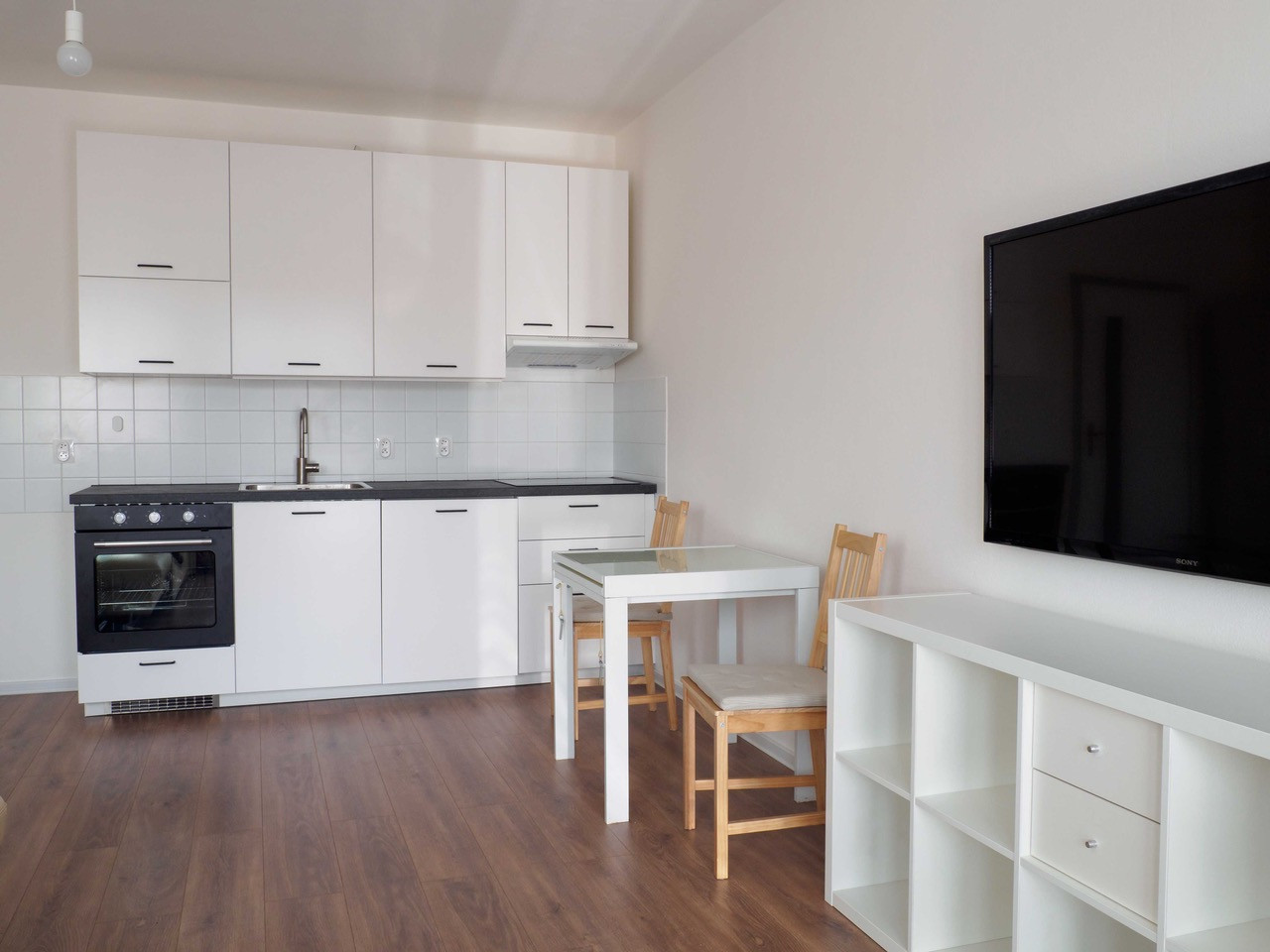 Na prenájom 1-izbový byt s balkónom, 42 m2, Vyšehradská ulica, Bratislava-Petržalka