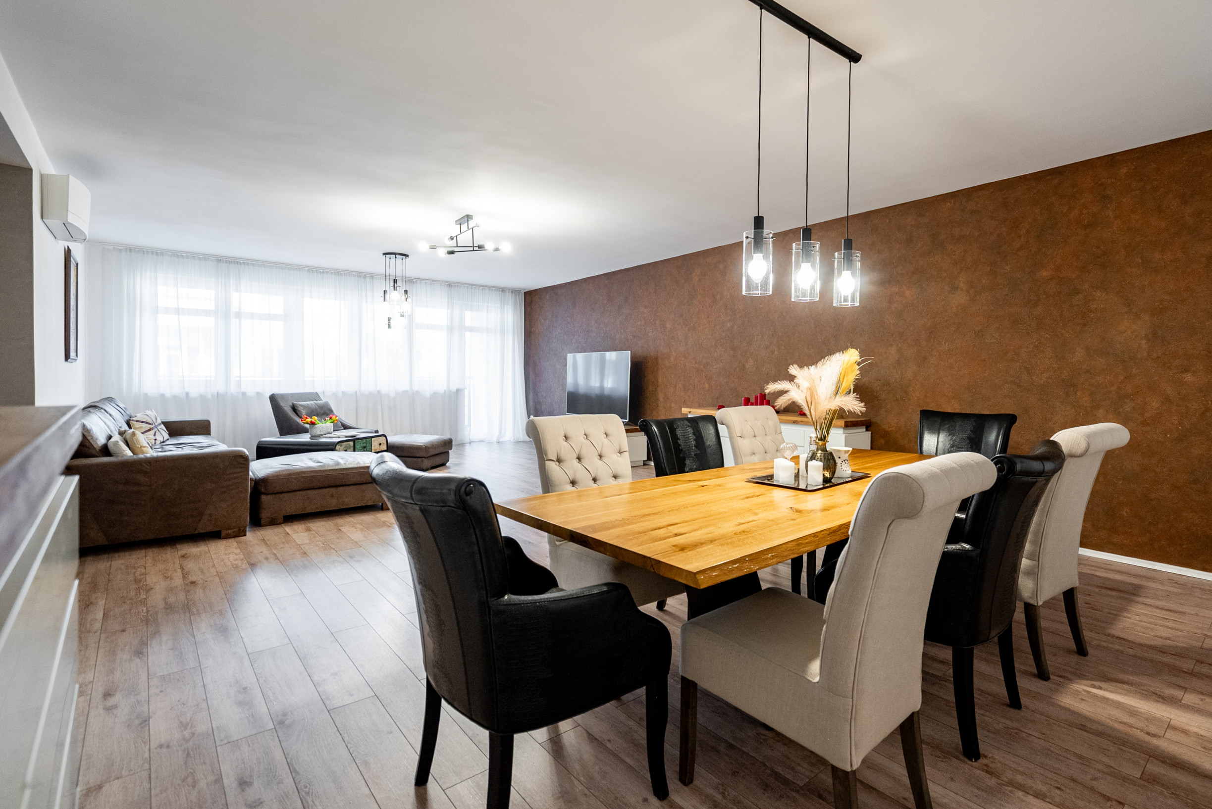 NA PREDAJ veľkometrážny 4-izbový byt 166,94 m² s parkovacím státím a 2 loggiami – Zámocká ulica