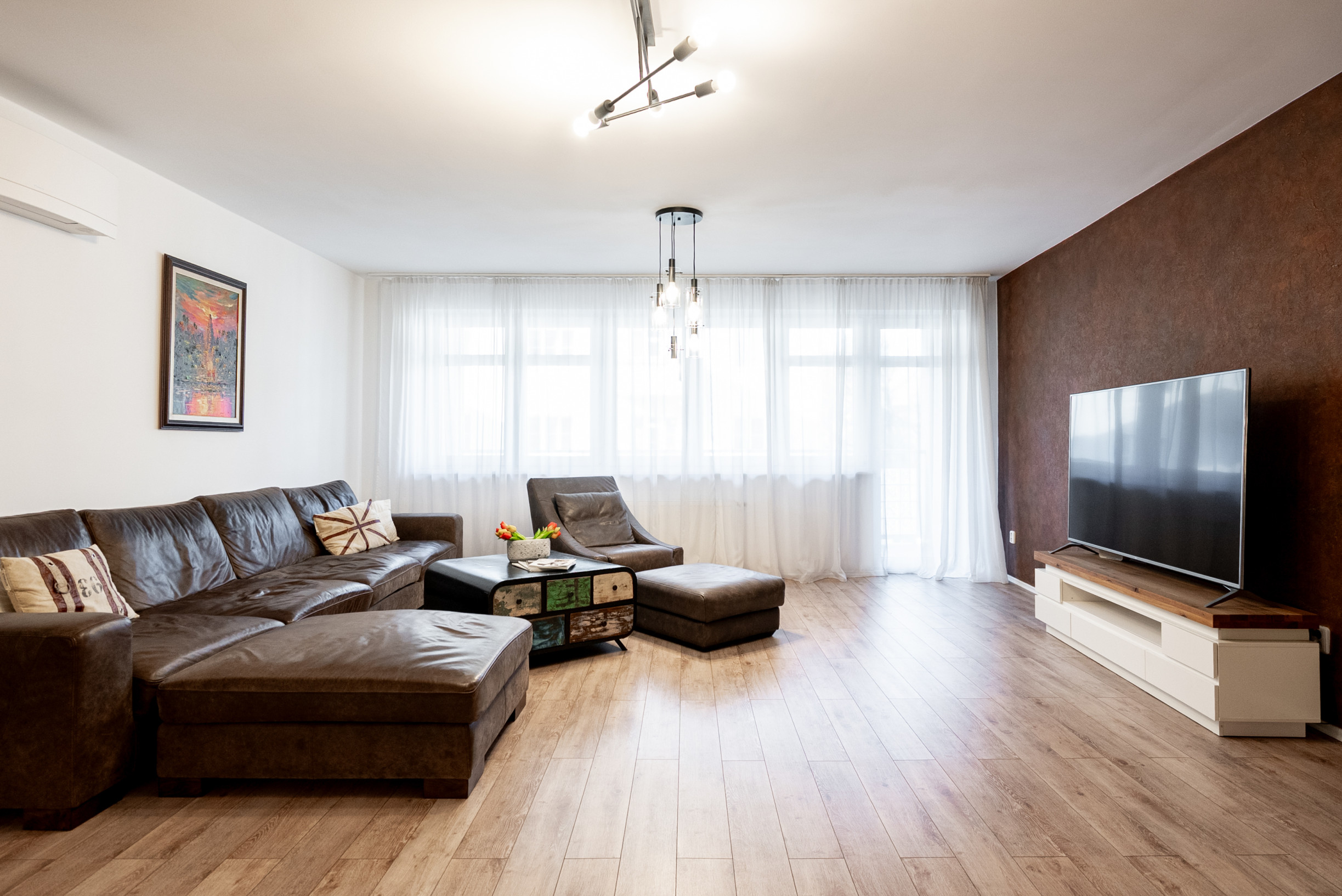 NA PREDAJ veľkometrážny 4-izbový byt 166,94 m² s parkovacím státím a 2 loggiami – Zámocká ulica