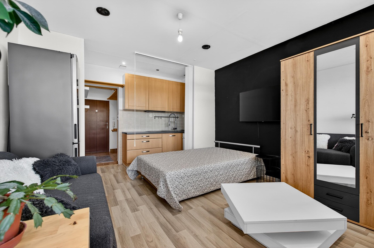 REZERVOVANÉ - Na predaj zrekonštruovaný a zariadený 1-izbový byt, 37,54 m2, Sekurisova ulica, Bratislava-Dúbravka