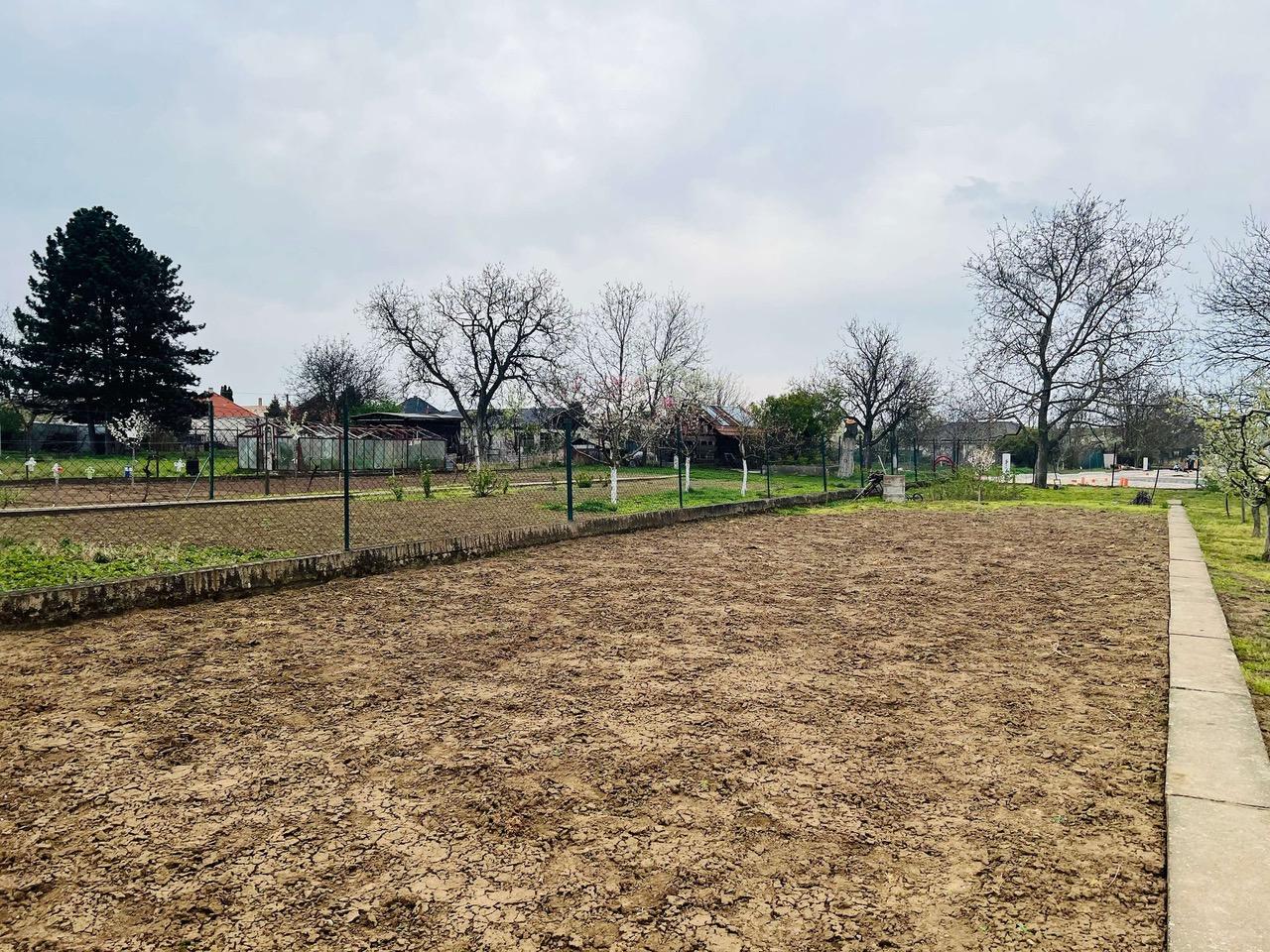 Na  predaj stavebný pozemok 800 m2, Križovany nad Dudváhom, okres Trnava