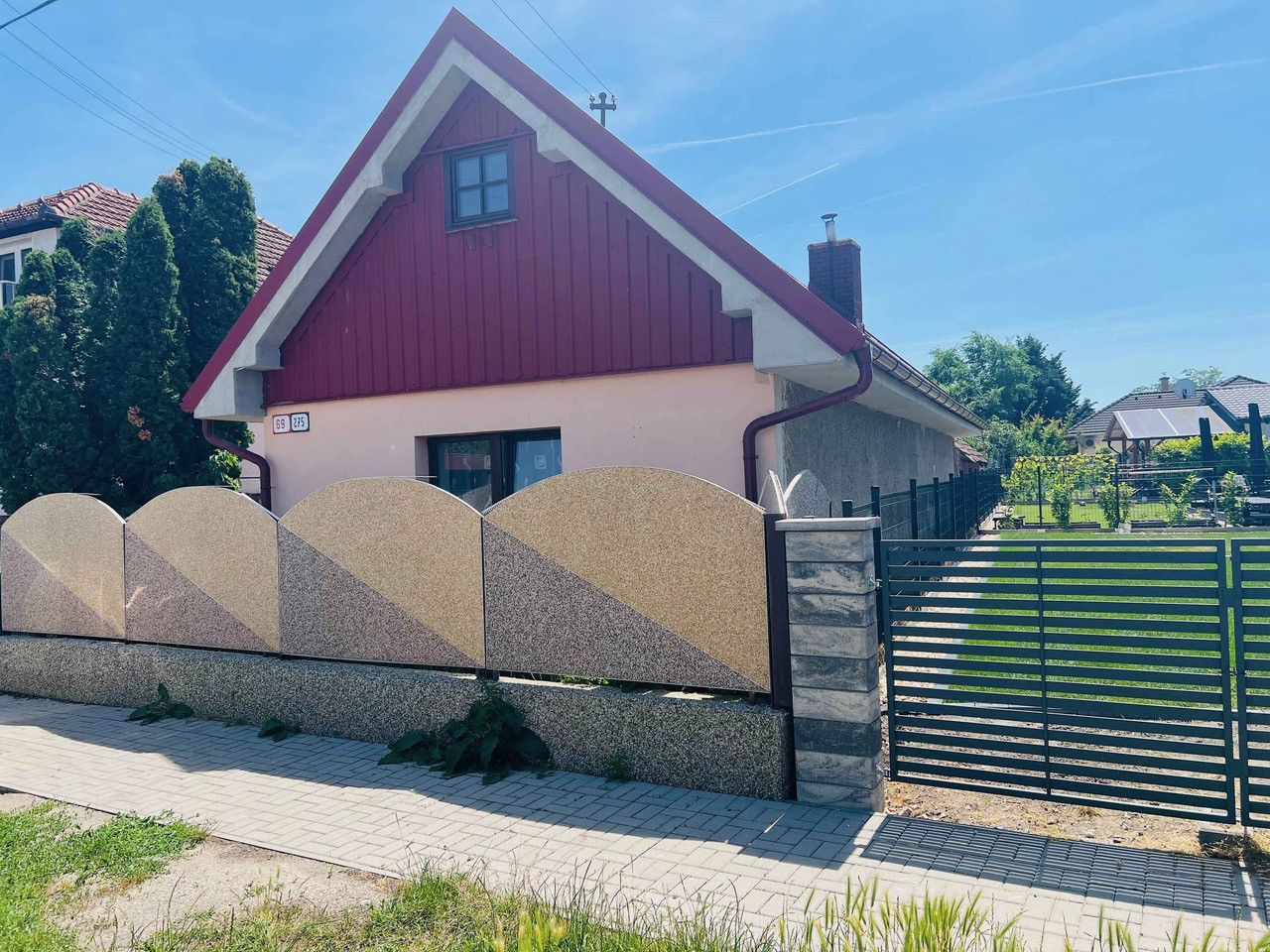 Na predaj rodinný dom, 493 m2, Školská ulica, Zemianska Olča, okres Komárno