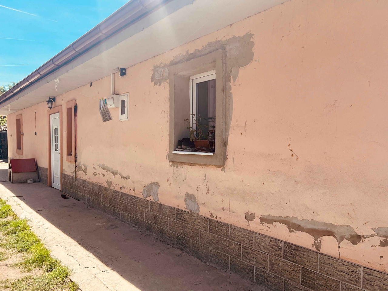 Na predaj rodinný dom, 493 m2, Školská ulica, Zemianska Olča, okres Komárno