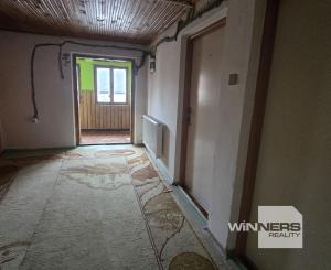 REZERVOVANÉ - Exkluzívne na predaj rodinný dom po čiastočnej rekonštrukcii v obci Holumnica, okres Kežmarok
