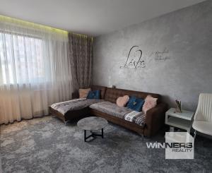 REZERVOVANÉ - Exkluzívne na predaj 4-izbový nadštandardný  byt s balkónom v Poprade na  ulici Šrobárovej