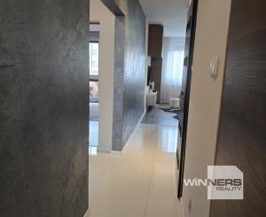 REZERVOVANÉ - Exkluzívne na predaj 4-izbový nadštandardný  byt s balkónom v Poprade na  ulici Šrobárovej