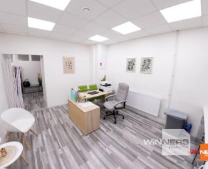 Ponúkam Vám na prenájom zrekonštruované priestory vhodné ako obchodné, kancelárske a aj zdravotnícke, na Levočskej ulici s dvoma parkovacími miestami.