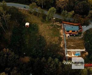 NOVÁ CENA! Exkluzívne na predaj slnečný stavebný pozemok v blízkosti Belianskeho jazera, Banská Štiavnica