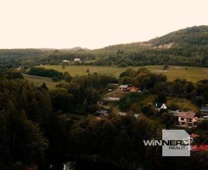 NOVÁ CENA! Exkluzívne na predaj slnečný stavebný pozemok v blízkosti Belianskeho jazera, Banská Štiavnica