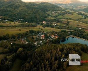 NOVÁ CENA! Exkluzívne na predaj slnečný stavebný pozemok v blízkosti Belianskeho jazera, Banská Štiavnica