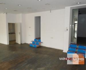 Priestranný obchodný  priestor v centre mesta Lučenec