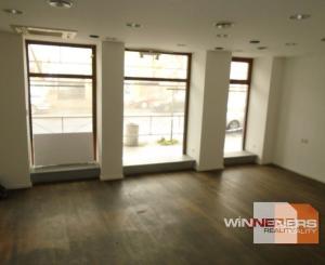 Priestranný obchodný  priestor v centre mesta Lučenec