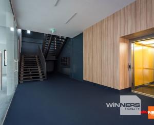 Reprezentatívny kancelársky/obchodný priestor v novostavbe v blízkosti centra mesta, 122,5 m2, parking, Dunajská, Košice