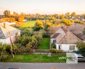 Na predaj rodinný dom v pôvodnom stave s veľkým pozemkom v obci Karcsa v Maďarsku