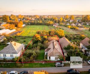 Na predaj rodinný dom v pôvodnom stave s veľkým pozemkom v obci Karcsa v Maďarsku