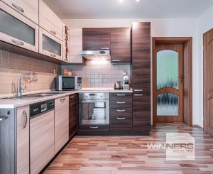 Predaj  pekného 2-izbového bytu s terasou vo Vysokých Tatrách !