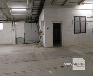 Prenájom  výrobno-skladovacieho priestoru 450 m2 a kancelárií  s prísl. 210 m2 Banská Bystrica -Nemce