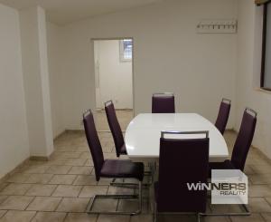 Prenájom  výrobno-skladovacieho priestoru 450 m2 a kancelárií  s prísl. 210 m2 Banská Bystrica -Nemce