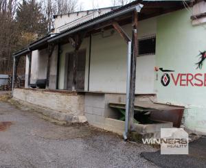 Prenájom  výrobno-skladovacieho priestoru 450 m2 a kancelárií  s prísl. 210 m2 Banská Bystrica -Nemce