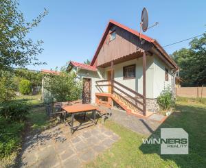 Murovaná chata neďaleko golfového klubu • obec Malá Ida