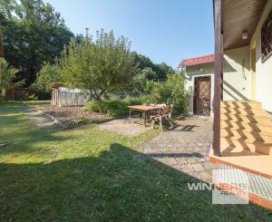 Murovaná chata neďaleko golfového klubu • obec Malá Ida