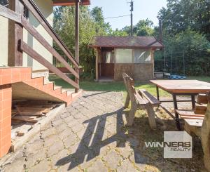 Murovaná chata neďaleko golfového klubu • obec Malá Ida