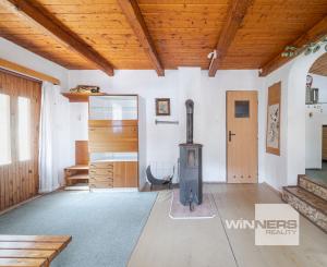 Murovaná chata neďaleko golfového klubu • obec Malá Ida