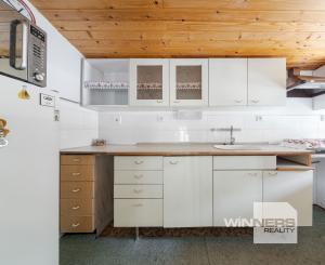 Murovaná chata neďaleko golfového klubu • obec Malá Ida