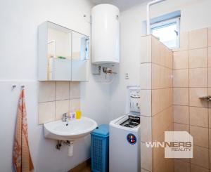 Exkluzívne na predaj rodinný dom v obci Úpor!