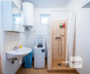 Exkluzívne na predaj rodinný dom v obci Úpor!