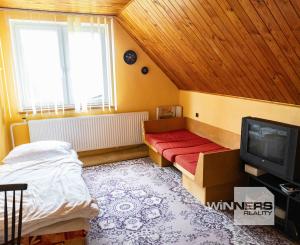 Exkluzívne na predaj   rodinný dom  s ideálnym pozemkom v obci  Čabalovce