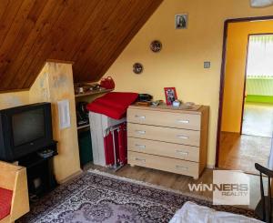 Exkluzívne na predaj   rodinný dom  s ideálnym pozemkom v obci  Čabalovce