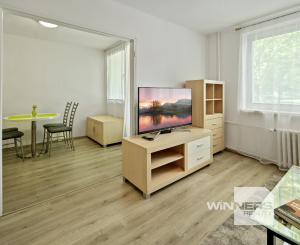 Prenájom 1-izbového bytu, 38 m2, ulica A.Hlinku, Piešťany